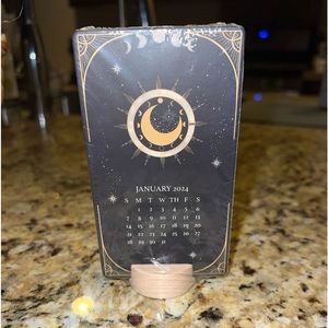 Molly & Rex mini 12-month mini moonphases standup desk calendar 🌙